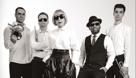 �������