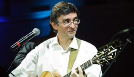 ����� ����