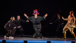 �������